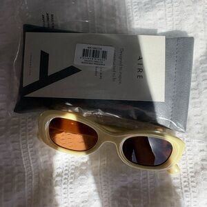 NWT AIRE Calisto Retro Sunglasses